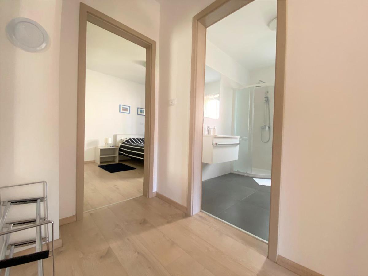 Apartment Punta Premantura E With Garden Exterior photo